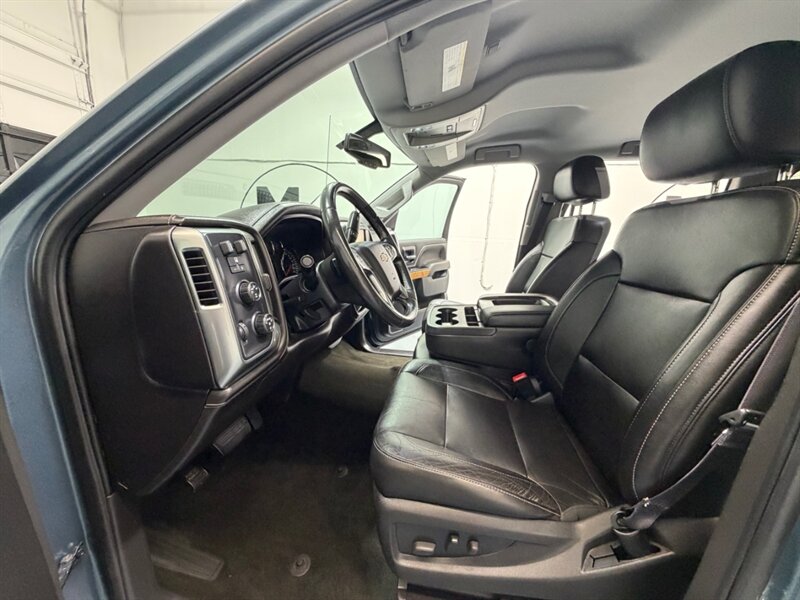 2014 Chevrolet Silverado 1500 LTZ Crew Cab 4X4 5.3L V8 / 1-OWNER / 49,000 MILES /Leather w. Heated Seats / Backup Cam / NEW TIRES /ZERO RUST - Photo 12 - Gladstone, OR 97027