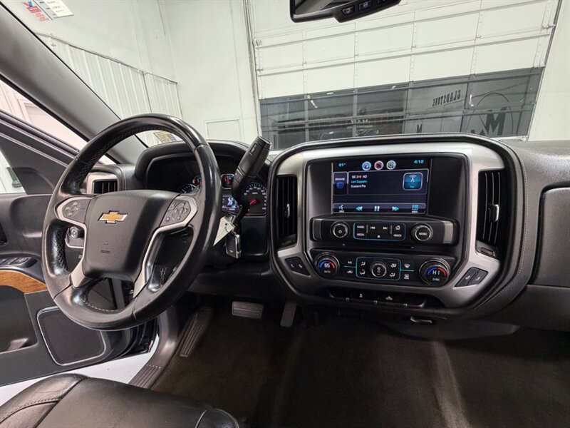 2014 Chevrolet Silverado 1500 LTZ Crew Cab 4X4 5.3L V8 / 1-OWNER / 49,000 MILES /Leather w. Heated Seats / Backup Cam / NEW TIRES /ZERO RUST - Photo 40 - Gladstone, OR 97027