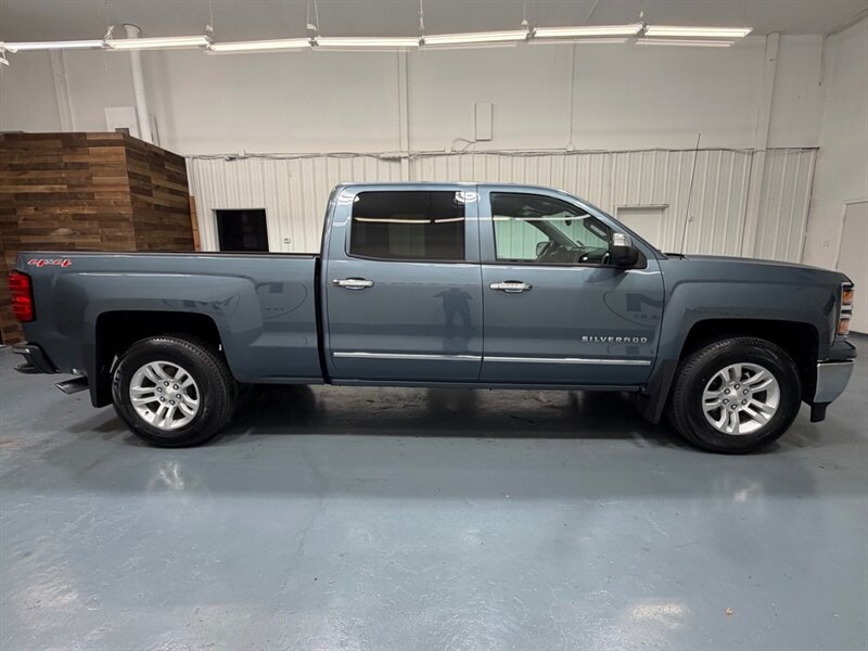 2014 Chevrolet Silverado 1500 LTZ Crew Cab 4X4 5.3L V8 / 1-OWNER / 49,000 MILES /Leather w. Heated Seats / Backup Cam / NEW TIRES /ZERO RUST - Photo 4 - Gladstone, OR 97027