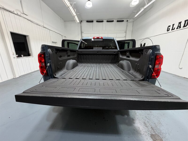 2014 Chevrolet Silverado 1500 LTZ Crew Cab 4X4 5.3L V8 / 1-OWNER / 49,000 MILES /Leather w. Heated Seats / Backup Cam / NEW TIRES /ZERO RUST - Photo 11 - Gladstone, OR 97027