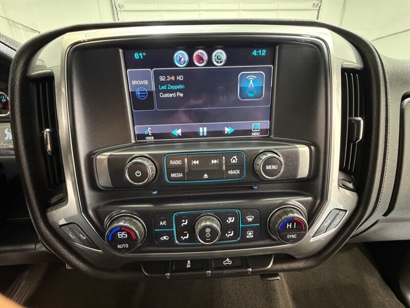 2014 Chevrolet Silverado 1500 LTZ Crew Cab 4X4 5.3L V8 / 1-OWNER / 49,000 MILES /Leather w. Heated Seats / Backup Cam / NEW TIRES /ZERO RUST - Photo 17 - Gladstone, OR 97027