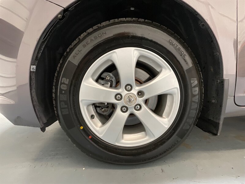 2011 Toyota Sienna 7-Passenger 4Cyl / BRAND NEW TIRES   - Photo 22 - Gladstone, OR 97027