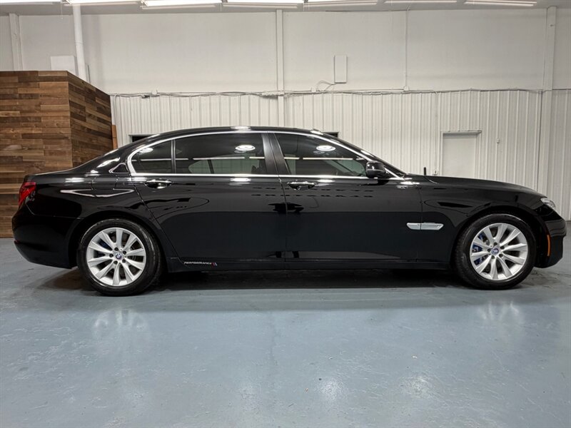 2015 BMW 7 Series 750Li 4.4L V8 TwinTurbo / 56,000 MILES / Rear DVD Player / Leather / Navigation - Photo 4 - Gladstone, OR 97027