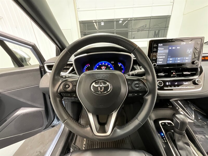 2020 Toyota Corolla XSE Sedan / 1-OWNER / NEW TIRES /ONLY 19,000 MILES  / Heated Seats & Sunroof - Photo 16 - Gladstone, OR 97027