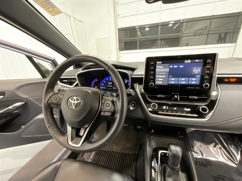 2020 Toyota Corolla XSE Sedan / 1-OWNER / NEW TIRES /ONLY 19,000 MILES  / Heated Seats & Sunroof - Photo 17 - Gladstone, OR 97027