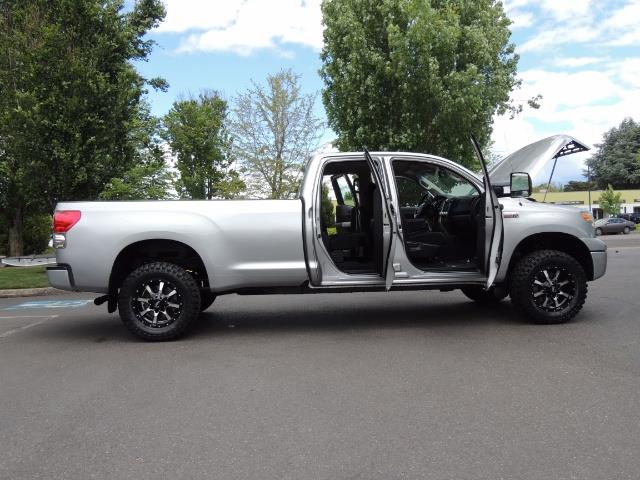 2007 Toyota Tundra 4X4 5.7L Double Cab / Long Bed / 1-Owner / LIFTED