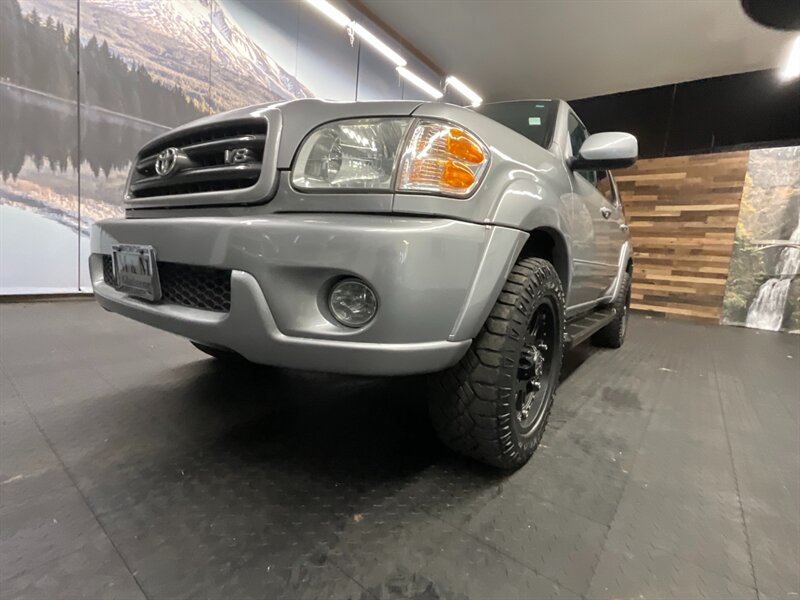 2004 Toyota Sequoia SR5 4X4 / Leather Seats /TIMING BELT DONE  3RD ROW SEAT / FRESH TIMING BELT SERVICE DONE - Photo 9 - Gladstone, OR 97027