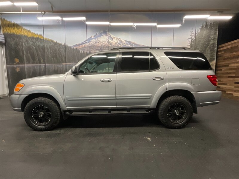 2004 Toyota Sequoia SR5 4X4 / Leather Seats /TIMING BELT DONE  3RD ROW SEAT / FRESH TIMING BELT SERVICE DONE - Photo 3 - Gladstone, OR 97027