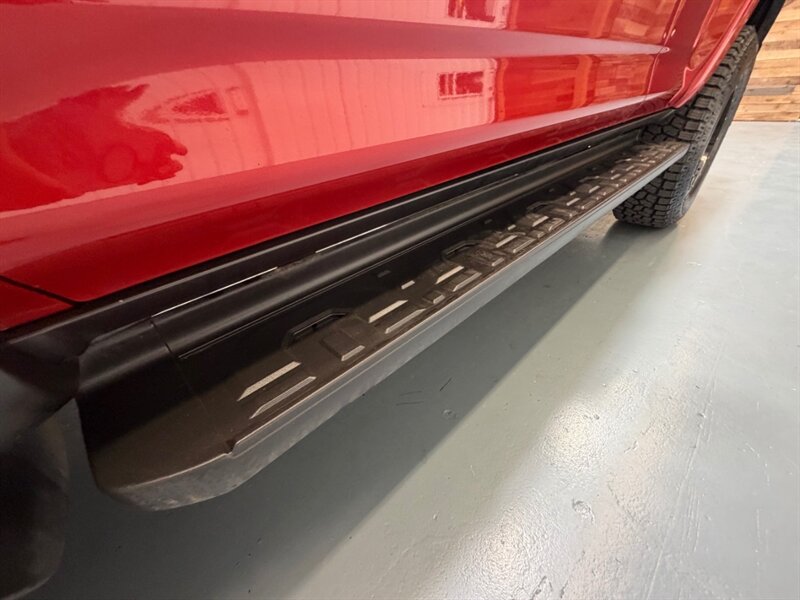 2017 Toyota 4Runner SR5 Premium / 4X4 / Leather / 3RD ROW SEAT / LIFTD / NEW TIRES / NAV / BACKUP CAM / RUST FREE - Photo 57 - Gladstone, OR 97027
