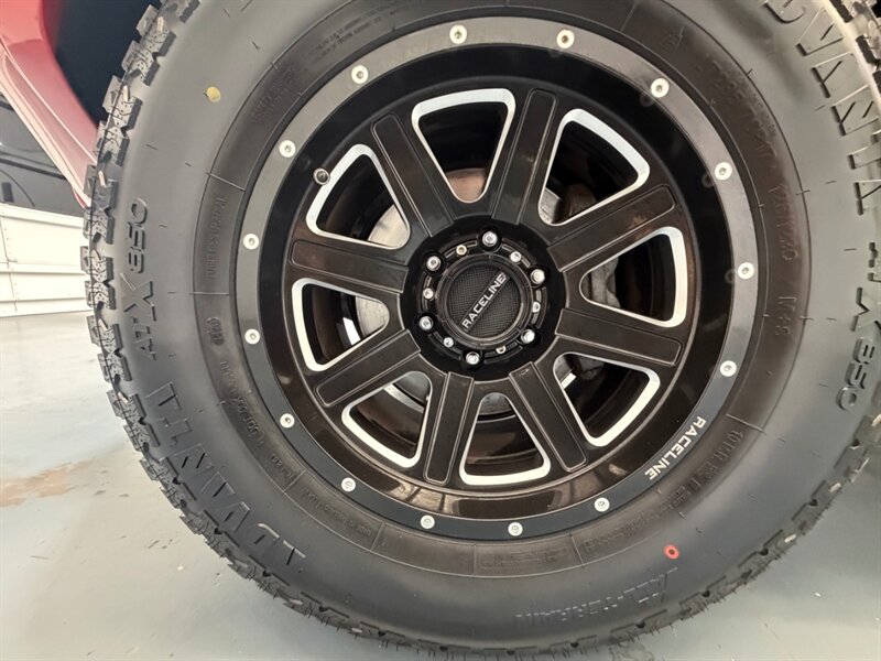 2017 Toyota 4Runner SR5 Premium / 4X4 / Leather / 3RD ROW SEAT / LIFTD / NEW TIRES / NAV / BACKUP CAM / RUST FREE - Photo 53 - Gladstone, OR 97027