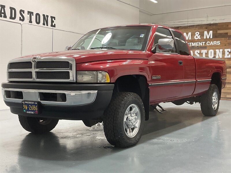 1997 Dodge Ram 2500 Laramie SLT 4X4 / 5.9L DIESEL 12-VALVE / 5-SPEED  / ZERO RUST - Photo 1 - Gladstone, OR 97027