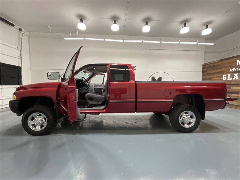 1997 Dodge Ram 2500 Laramie SLT 4X4 / 5.9L DIESEL 12-VALVE / 5-SPEED  / ZERO RUST - Photo 52 - Gladstone, OR 97027