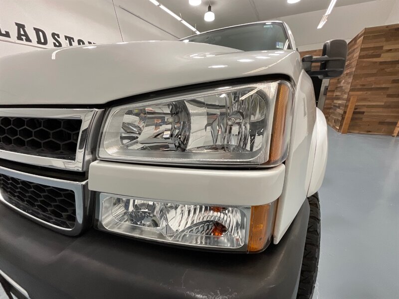 2005 Chevrolet Silverado 2500 LS Crew Cab 4X4 / 6.0L V8 / Lifted / ZERO RUST  / Short Bed / Spray in bed liner / Towing Pkg - Photo 27 - Gladstone, OR 97027