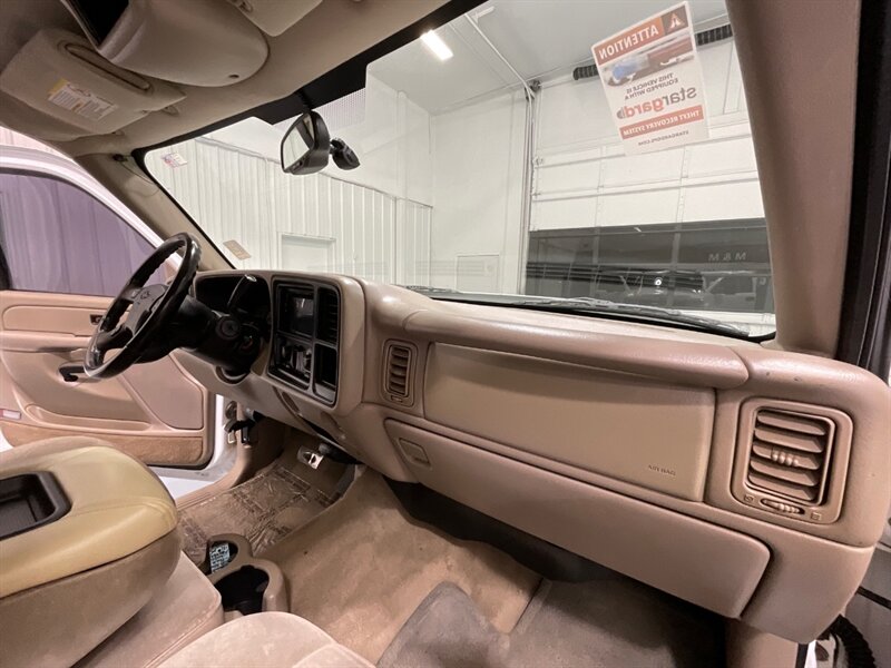 2005 Chevrolet Silverado 2500 LS Crew Cab 4X4 / 6.0L V8 / Lifted / ZERO RUST  / Short Bed / Spray in bed liner / Towing Pkg - Photo 38 - Gladstone, OR 97027