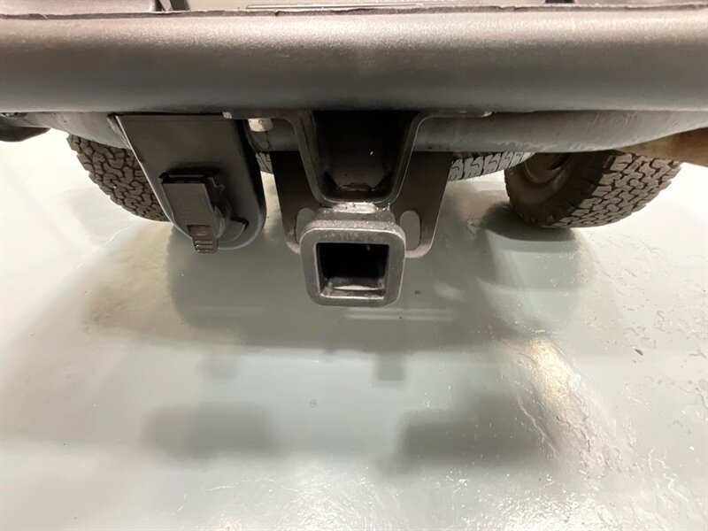 2005 Chevrolet Silverado 2500 LS Crew Cab 4X4 / 6.0L V8 / Lifted / ZERO RUST  / Short Bed / Spray in bed liner / Towing Pkg - Photo 21 - Gladstone, OR 97027