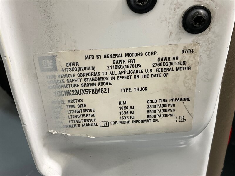 2005 Chevrolet Silverado 2500 LS Crew Cab 4X4 / 6.0L V8 / Lifted / ZERO RUST  / Short Bed / Spray in bed liner / Towing Pkg - Photo 47 - Gladstone, OR 97027