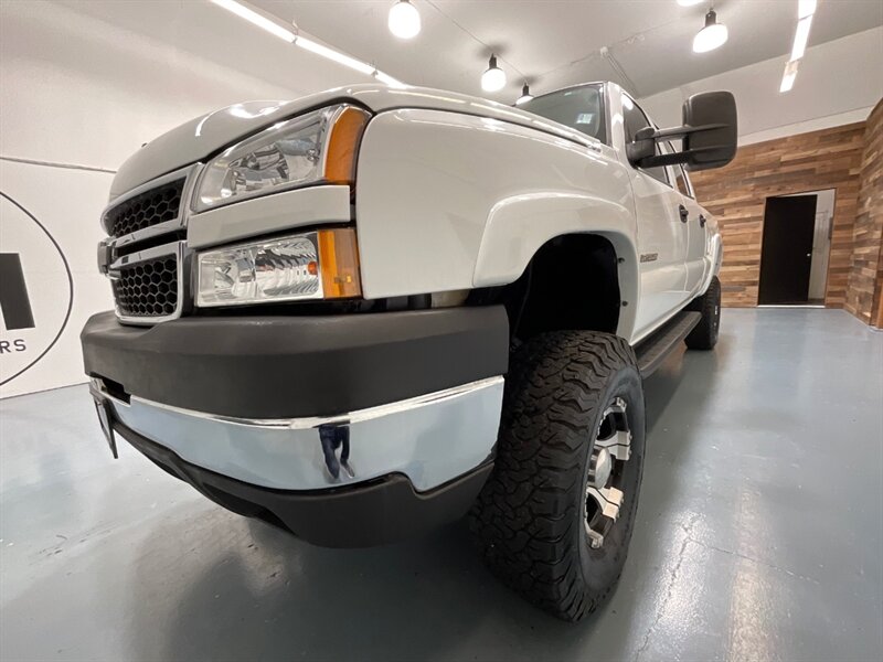 2005 Chevrolet Silverado 2500 LS Crew Cab 4X4 / 6.0L V8 / Lifted / ZERO RUST  / Short Bed / Spray in bed liner / Towing Pkg - Photo 48 - Gladstone, OR 97027