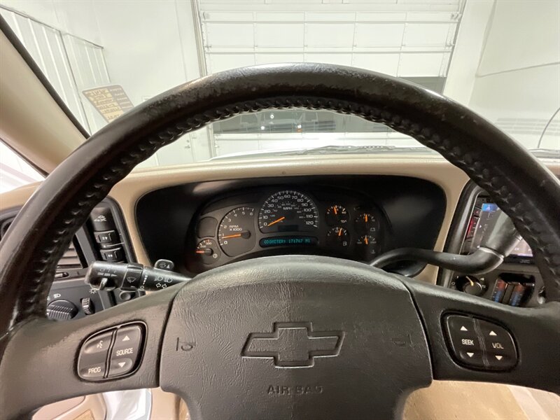 2005 Chevrolet Silverado 2500 LS Crew Cab 4X4 / 6.0L V8 / Lifted / ZERO RUST  / Short Bed / Spray in bed liner / Towing Pkg - Photo 41 - Gladstone, OR 97027