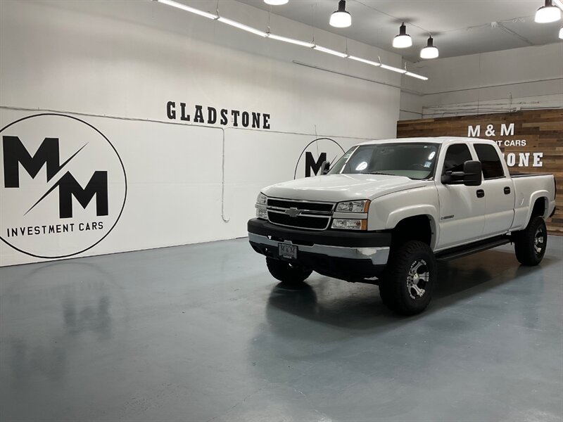 2005 Chevrolet Silverado 2500 LS Crew Cab 4X4 / 6.0L V8 / Lifted / ZERO RUST  / Short Bed / Spray in bed liner / Towing Pkg - Photo 25 - Gladstone, OR 97027