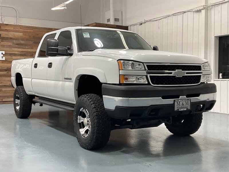 2005 Chevrolet Silverado 2500 LS Crew Cab 4X4 / 6.0L V8 / Lifted / ZERO RUST  / Short Bed / Spray in bed liner / Towing Pkg - Photo 49 - Gladstone, OR 97027