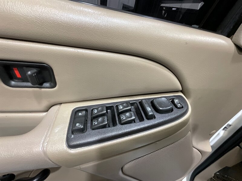 2005 Chevrolet Silverado 2500 LS Crew Cab 4X4 / 6.0L V8 / Lifted / ZERO RUST  / Short Bed / Spray in bed liner / Towing Pkg - Photo 39 - Gladstone, OR 97027