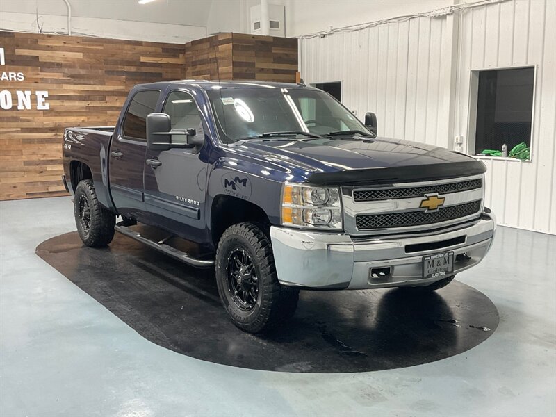 2012 Chevrolet Silverado 1500 LT Crew Cab 4X4 / 5.3L V8 / Fuel Wheels  / Excel Cond - Photo 2 - Gladstone, OR 97027