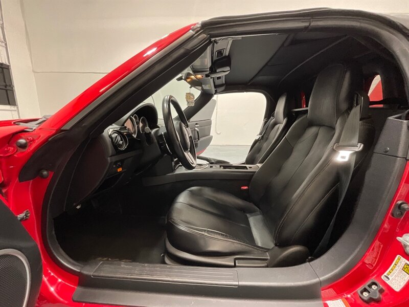 2006 Mazda MX-5 Miata Grand Touring Convertible Leather seats 87K Miles / Race Line wheels & New Tires - Photo 14 - Gladstone, OR 97027