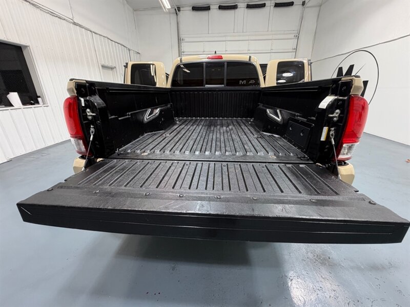 2019 Toyota Tacoma SR V6 3.5L 4X4 / ACESS CAB / LONG BED / ONLY 110K / LOCAL TRUCK / ZERO RUST - Photo 11 - Gladstone, OR 97027