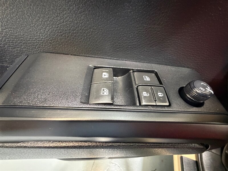 2019 Toyota Tacoma SR V6 3.5L 4X4 / ACESS CAB / LONG BED / ONLY 110K / LOCAL TRUCK / ZERO RUST - Photo 33 - Gladstone, OR 97027