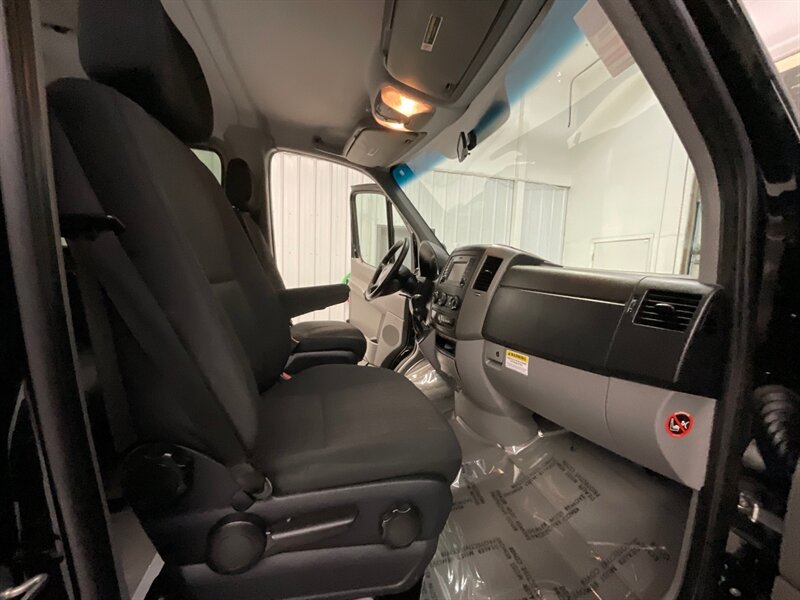 2015 Mercedes-Benz Sprinter 2500 Passenger Van / 3.0L V6 DIESEL / 12-Passenger  / Backup Camera / Excel Cond - Photo 17 - Gladstone, OR 97027