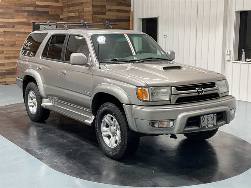 2002 Toyota 4Runner SR5 Sport 4X4 / 3.4L V6 / 1-OWNER / 100K MILES  / ZERO RUST - Photo 2 - Gladstone, OR 97027