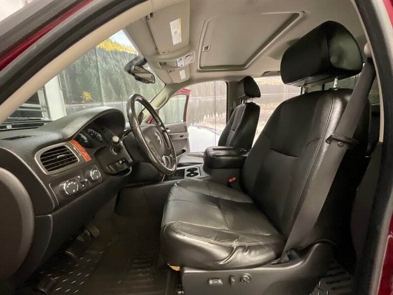 2007 Chevrolet Silverado 1500 LTZ  / Leather & Heated Seats / Sunroof - Photo 13 - Gladstone, OR 97027