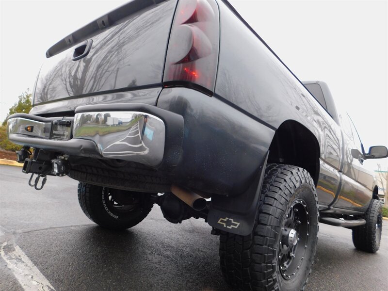 2004 Chevrolet Silverado 1500 LS 4dr Extended Cab 4X4 / 5.3L V8 / LIFTED LIFTED   - Photo 12 - Portland, OR 97217