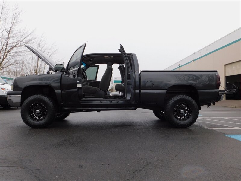 2004 Chevrolet Silverado 1500 LS 4dr Extended Cab 4X4 / 5.3L V8 / LIFTED LIFTED   - Photo 5 - Portland, OR 97217