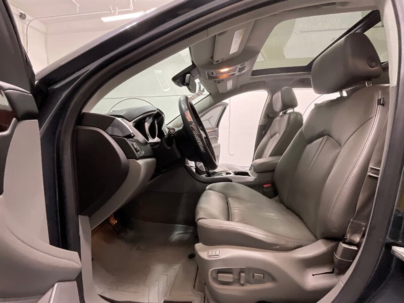 2011 Cadillac SRX Luxury Collection Sport Utility V6 /Leather HeateD  / Panoramic Sunroof - Photo 10 - Gladstone, OR 97027