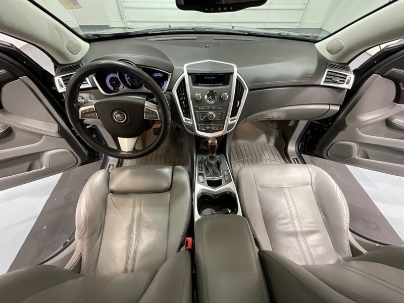 2011 Cadillac SRX Luxury Collection Sport Utility V6 /Leather HeateD  / Panoramic Sunroof - Photo 33 - Gladstone, OR 97027