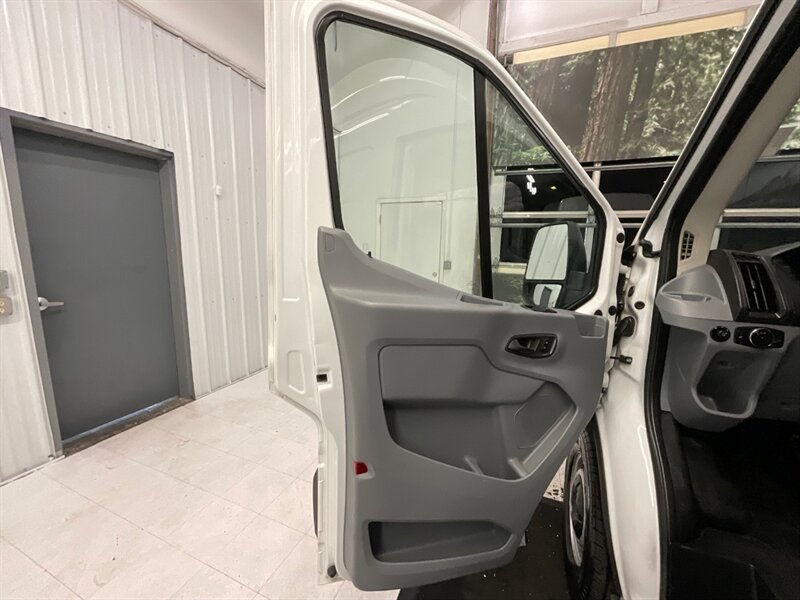 2016 Ford Transit 250 CARGO VAN / EXTENDED HIGH ROOF / 3.7L V6  / LOCAL OREGON VAN / Backup Camera / Leather Seats /CLEAN INSIDE & OUT !! - Photo 32 - Gladstone, OR 97027