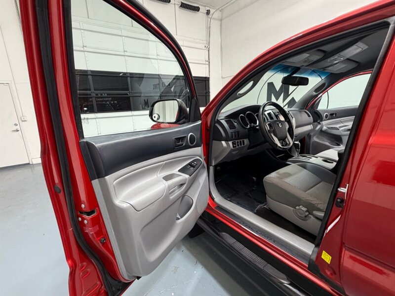 2013 Toyota Tacoma PreRunner RWD / Club Cab / 2.7L 4 Cyl / NEW TIRES / LOCAL RUST FREE - Photo 12 - Gladstone, OR 97027