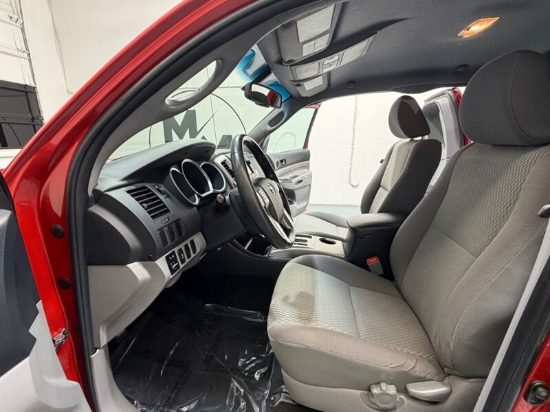 2013 Toyota Tacoma PreRunner RWD / Club Cab / 2.7L 4 Cyl / NEW TIRES / LOCAL RUST FREE - Photo 13 - Gladstone, OR 97027