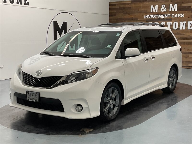 2013 Toyota Sienna SE 8-Passenger Minivan / DVD Player/Navi/Sunroof  / LOCAL VAN - Photo 60 - Gladstone, OR 97027