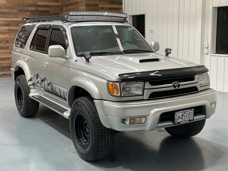 2001 Toyota 4Runner SR5 Sport 4X4 / 3.4L V6 / Lifted / CUSTOM BUILT  / LOCAL w. ZERO RUST / TIMING BELT SERVICE DONE - Photo 2 - Gladstone, OR 97027