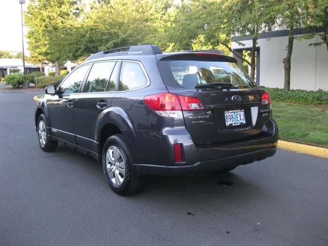 2011 Subaru Outback 2.5i/ 4cyl / AWD/ Wagon / 1-OWNER   - Photo 3 - Portland, OR 97217