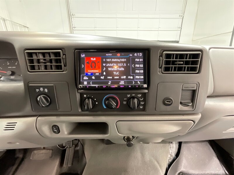 2002 Ford F-350 SUPER DUTY XLT / 4X4 / 7.3L DIESEL / 1-OWNER / LOCAL / RUST FREE / ONLY 123K MILE - Photo 17 - Gladstone, OR 97027