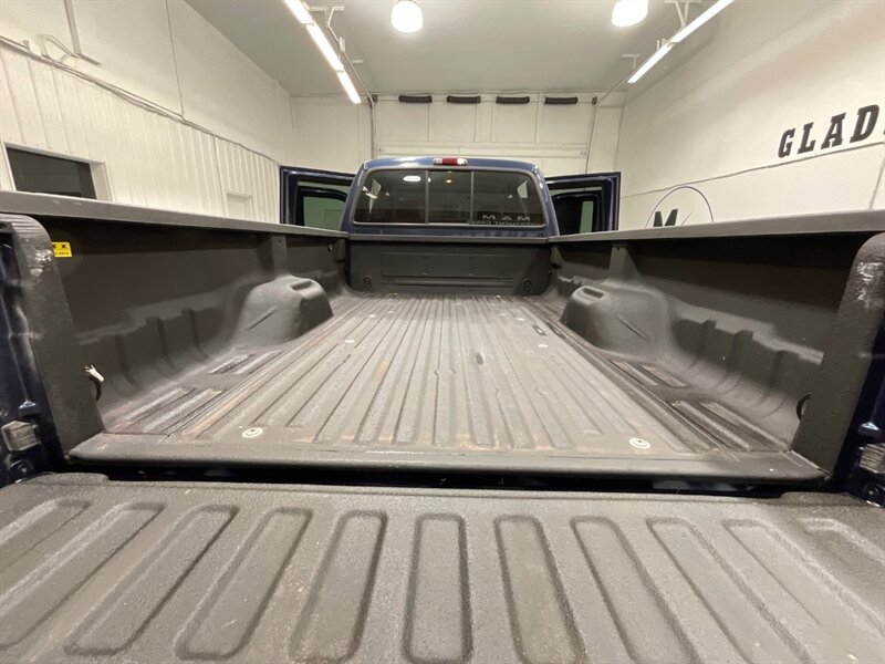 2002 Ford F-350 SUPER DUTY XLT / 4X4 / 7.3L DIESEL / 1-OWNER / LOCAL / RUST FREE / ONLY 123K MILE - Photo 10 - Gladstone, OR 97027
