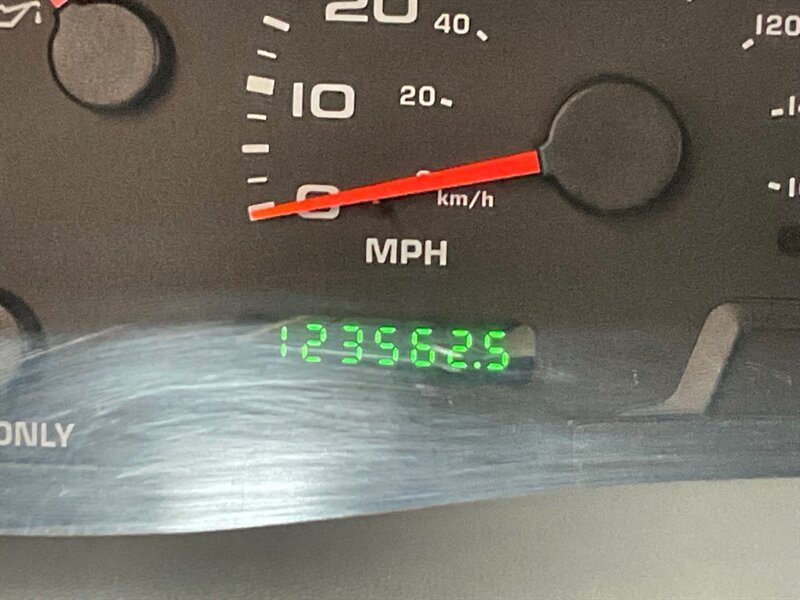 2002 Ford F-350 SUPER DUTY XLT / 4X4 / 7.3L DIESEL / 1-OWNER / LOCAL / RUST FREE / ONLY 123K MILE - Photo 20 - Gladstone, OR 97027