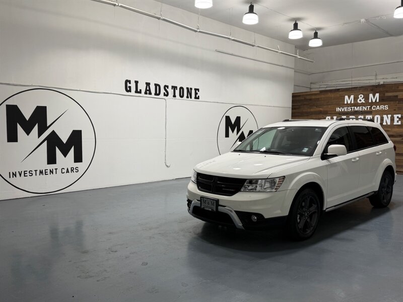 2019 Dodge Journey Crossroad 3RD ROW SEAT / 3.6L V6 / 51,000 MILES / LEATHER SEATS / Backup Camera - Photo 25 - Gladstone, OR 97027