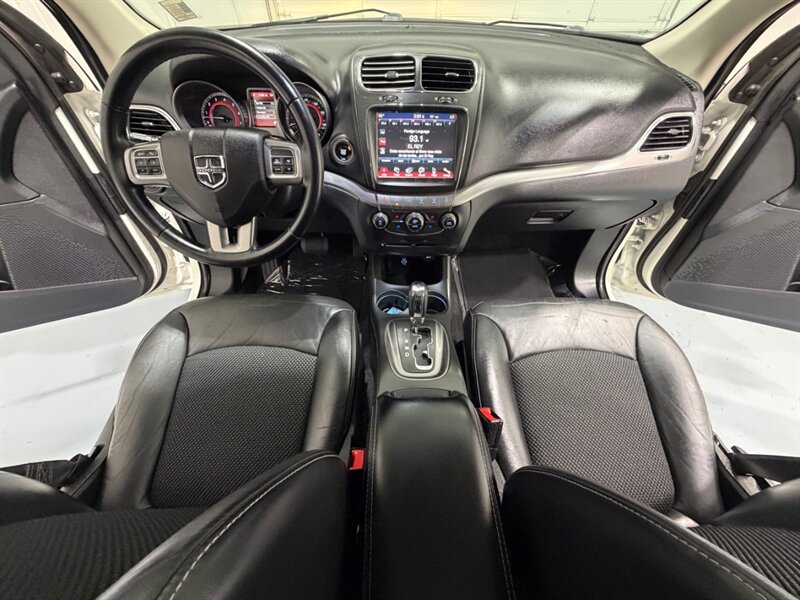 2019 Dodge Journey Crossroad 3RD ROW SEAT / 3.6L V6 / 51,000 MILES / LEATHER SEATS / Backup Camera - Photo 21 - Gladstone, OR 97027