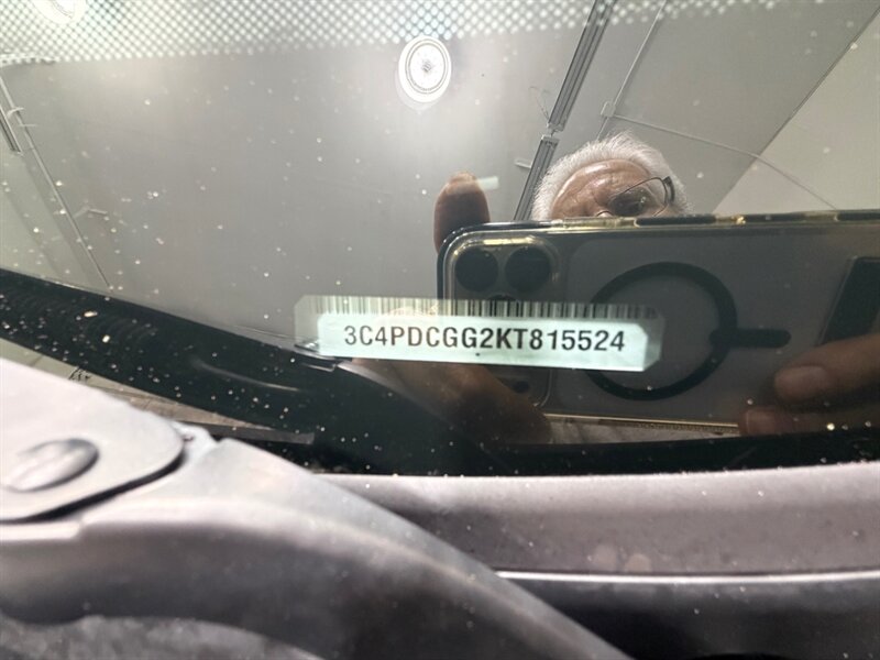2019 Dodge Journey Crossroad 3RD ROW SEAT / 3.6L V6 / 51,000 MILES / LEATHER SEATS / Backup Camera - Photo 52 - Gladstone, OR 97027