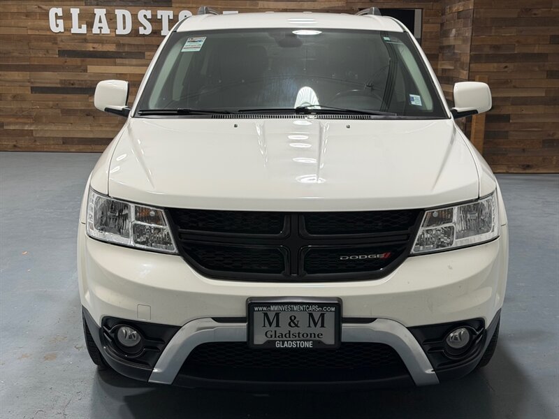 2019 Dodge Journey Crossroad 3RD ROW SEAT / 3.6L V6 / 51,000 MILES / LEATHER SEATS / Backup Camera - Photo 5 - Gladstone, OR 97027
