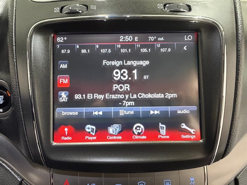2019 Dodge Journey Crossroad 3RD ROW SEAT / 3.6L V6 / 51,000 MILES / LEATHER SEATS / Backup Camera - Photo 18 - Gladstone, OR 97027